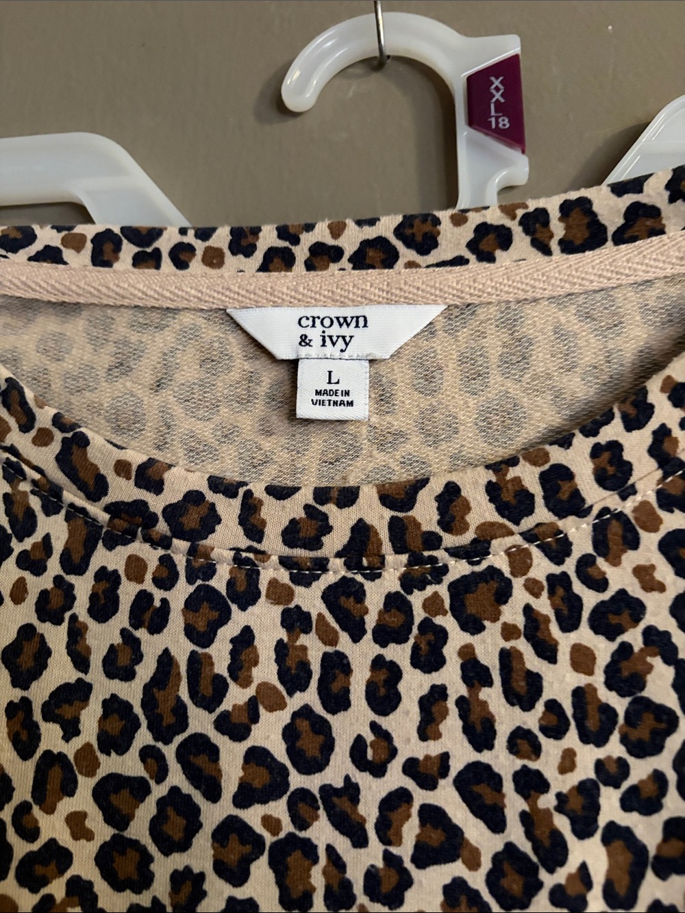 crown & ivy Leopard Print Top in Tan, Black & Brown - Picture 2 of 3